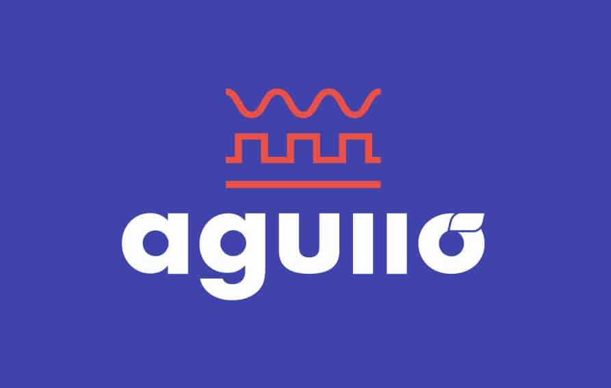 logotipo vertical Agulló colores sobre fondo azul